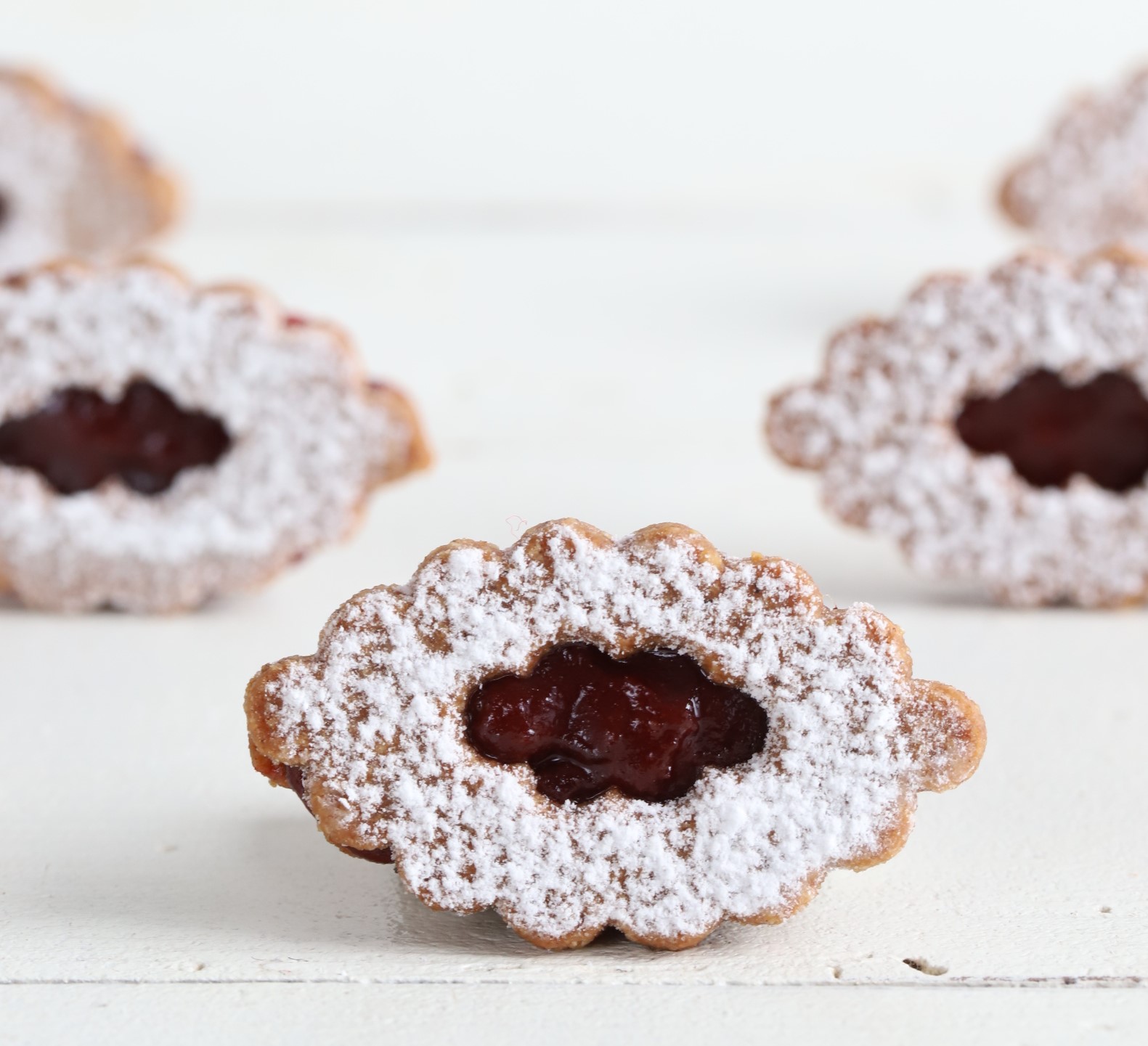 Fotografía de: Aprende a hacer galletas linzer, una de las recetas del Diploma en Pastelería Gastronómica del CETT-UB | CETT